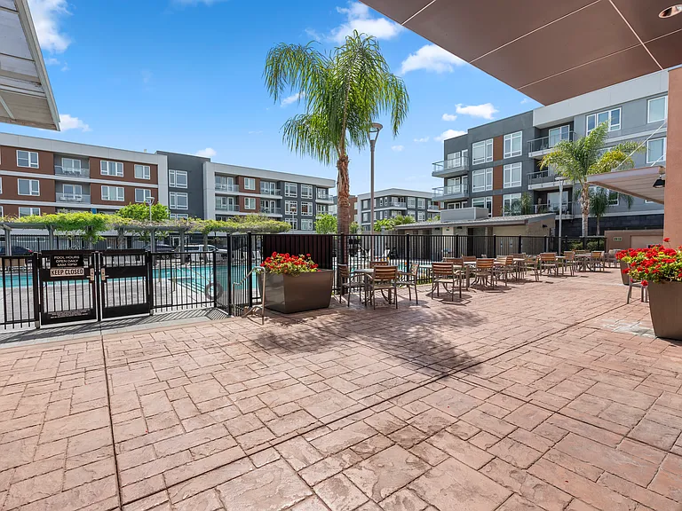 5925 Charlotte Dr #240 — Photo 19