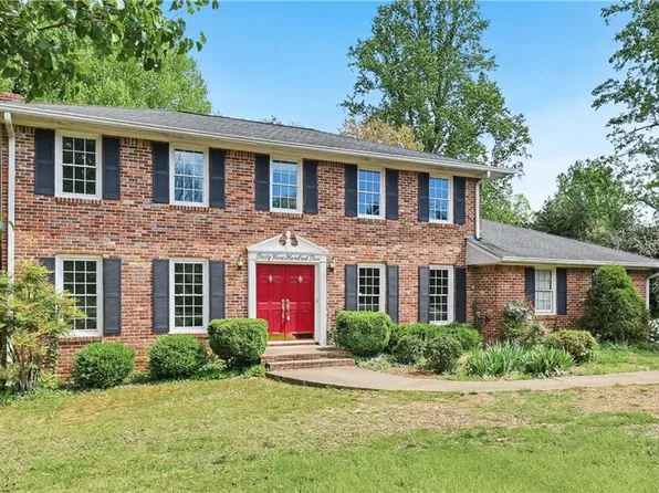 4905 Leisure Dr, Atlanta, GA 30338