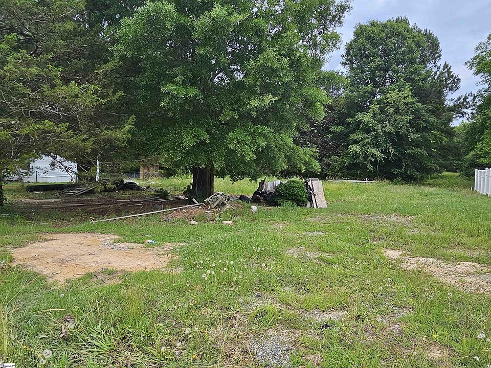 1st image of 303 Dillon Dr