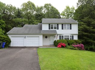 96 Parish Rd, Rocky Hill, CT 06067