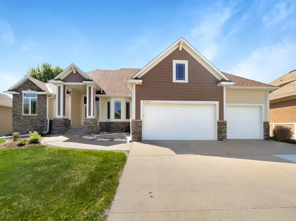 2464 Tournament Players Cir N, Blaine, MN 55449