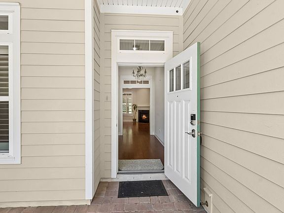 4th image of 1600 Highland Dunes Way