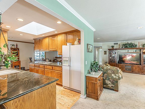 5th image of 42923 Victorville Pl