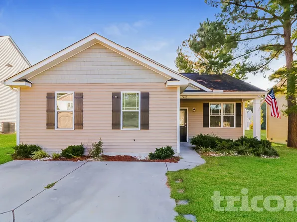 2403 King Malcolm Ln, Zebulon, NC 27597