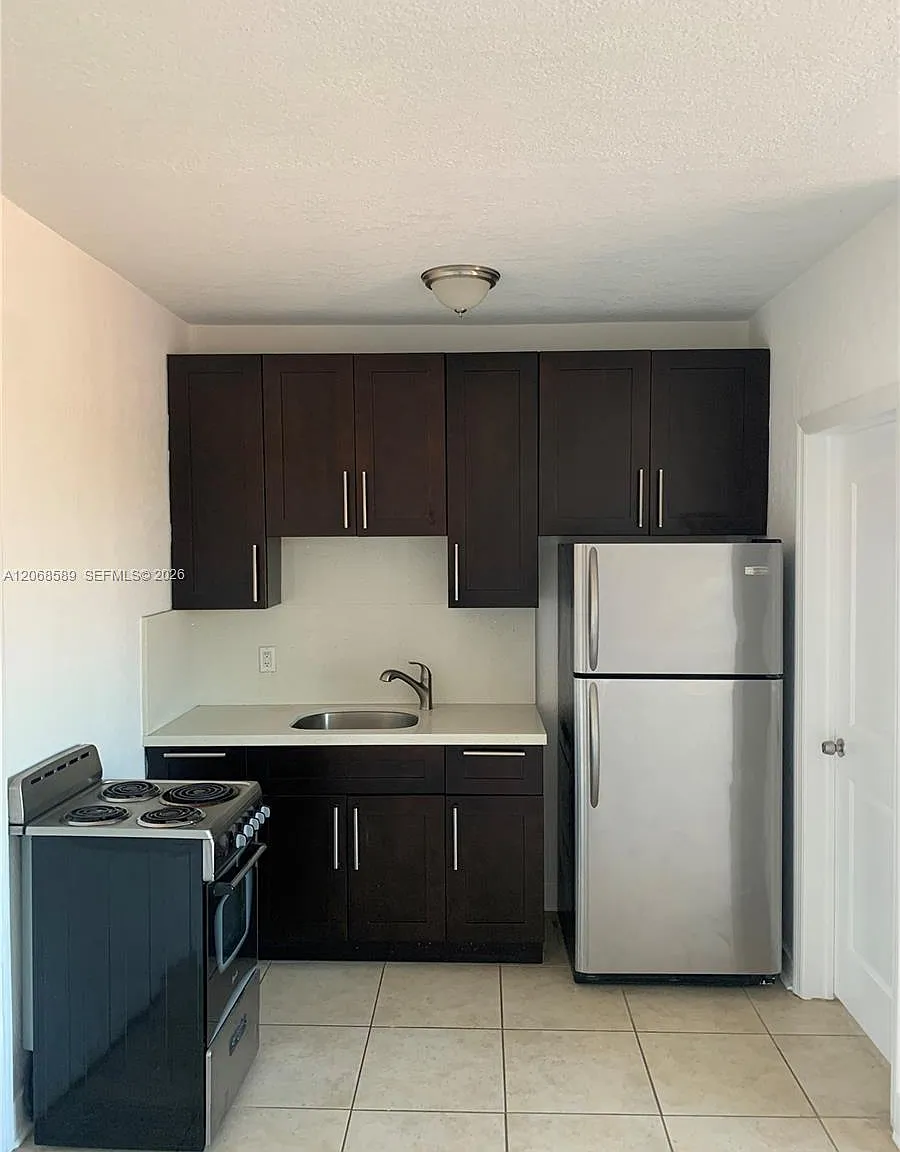 Tamiami Highlands — Photo 3