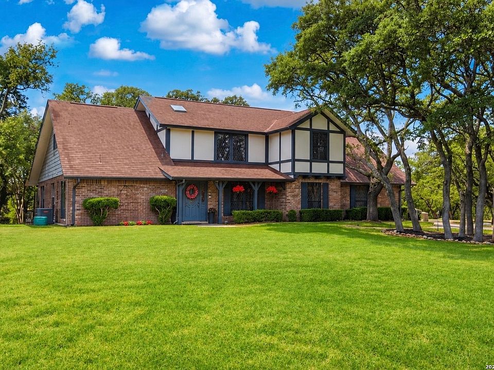 1st image of 28417 ROYAL ASCOT DR