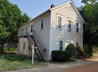 327 Jefferson St, Algonquin, IL 60102