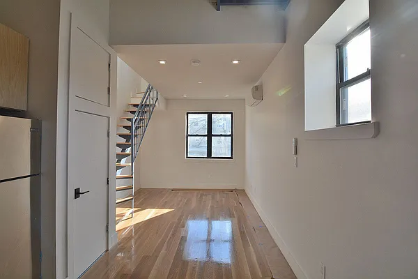 Rented by Hagstrom Management Inc | media 6