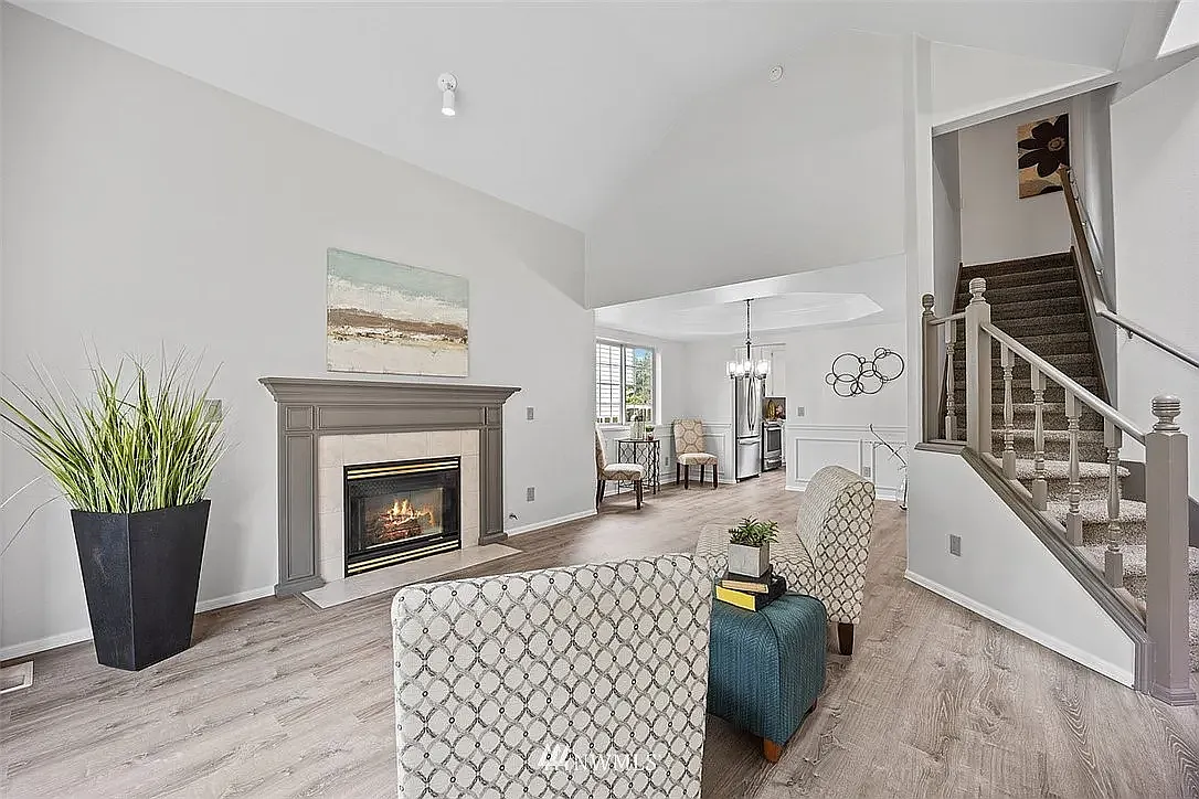 4 bed, 2.5 bath, 2180 sqft, $3,799 — Photo 4