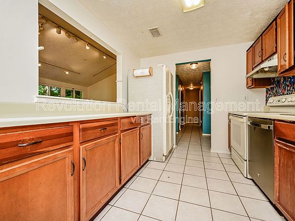 5th image of 2235 Mill Wood Ct