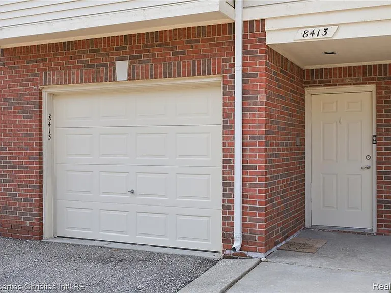 8413 Heywood Cir — Photo 4