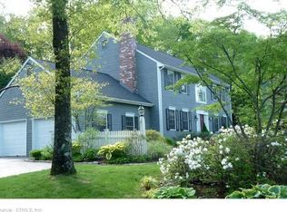 4 Cobblestone Rd, Unionville, CT 06085