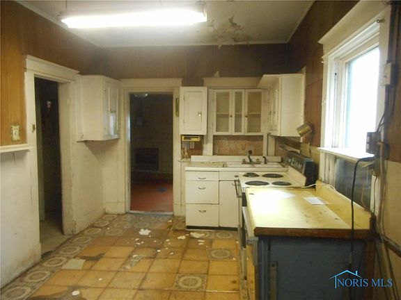 4th image of 3248 Maplewood Ave