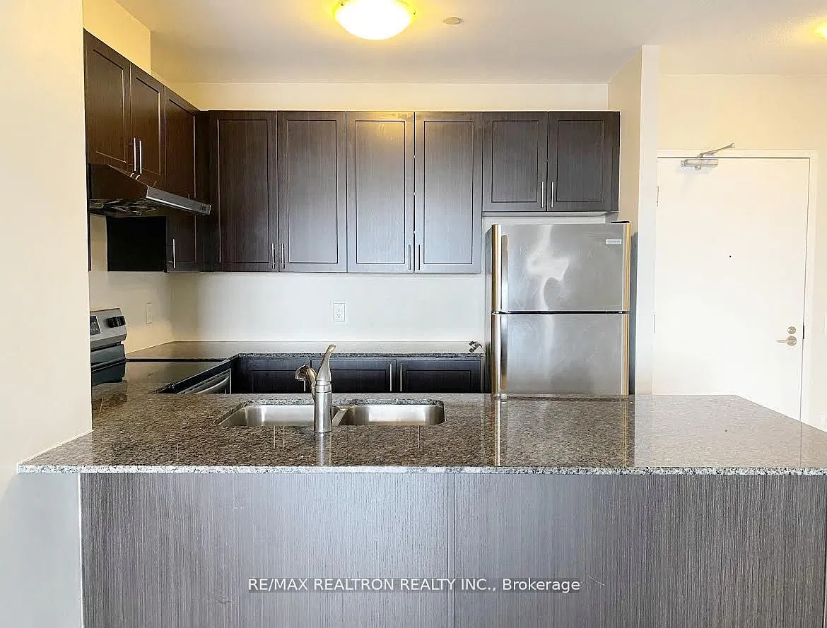 7325 Markham Rd — Photo 3