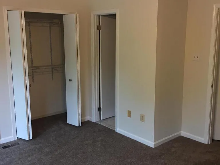 8911 Oakwood Way — Photo 14