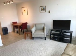 801 N Pitt St APT 410, Alexandria, VA 22314