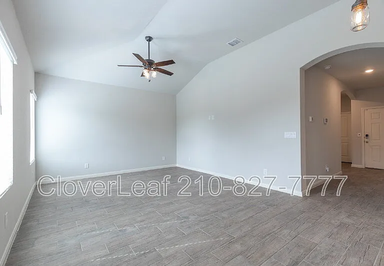 524 Willow Valley St — Photo 7
