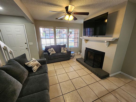 4th image of 2228 Timberwood Cir N
