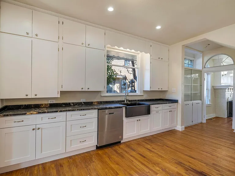 128 E Summit Ave — Photo 9