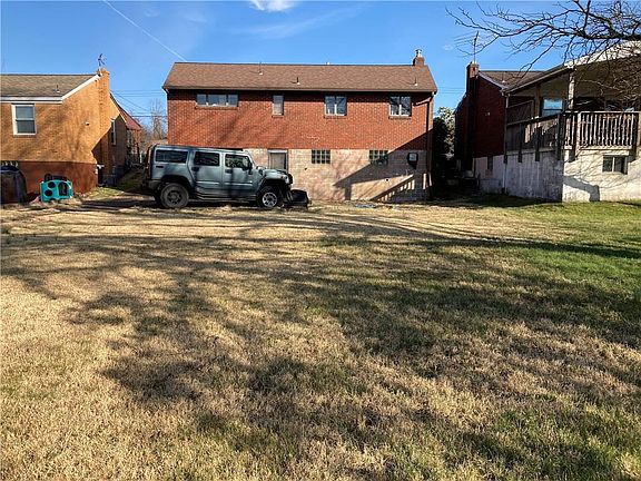 3rd image of 518 Lebanon Manor Dr