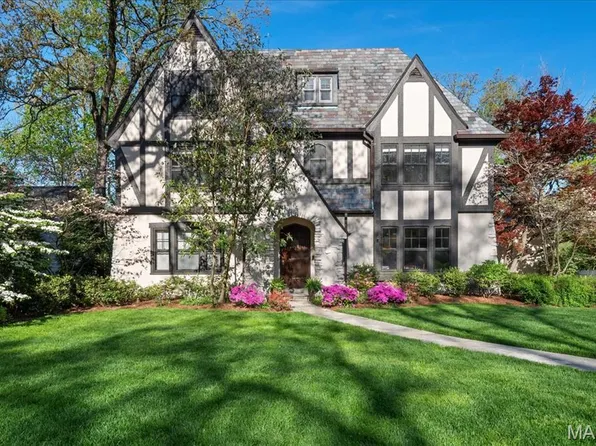 453 Yorkshire Pl, Saint Louis, MO 63119