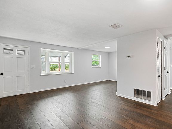 4th image of 5510 67th Ave N