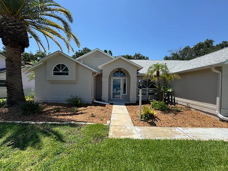 1845 Blue Heron Dr — Photo 2