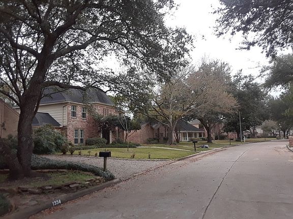 4th image of 1334 Dominion Dr