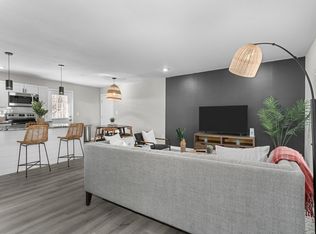 9005 W 99th Ter, Overland Park, KS 66212