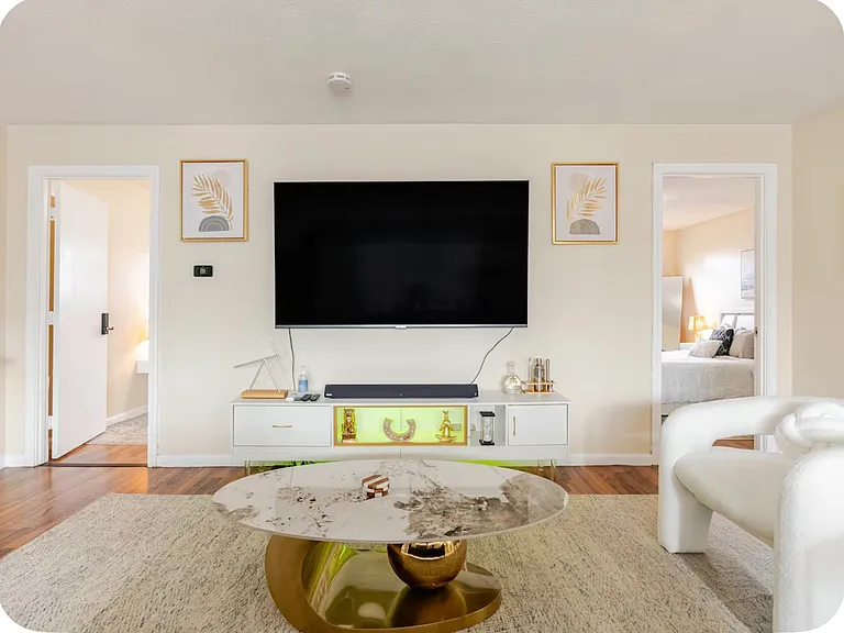 26 Lancashire St #4 — Photo 7