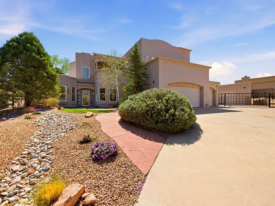 1st image of 608 Posada Ct SE