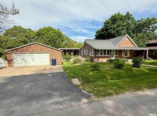 207 Bailey St, East Galesburg, IL 61430