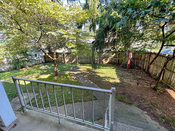 3rd image of 410 Warren St