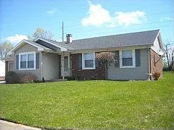 319 Center St photo 1