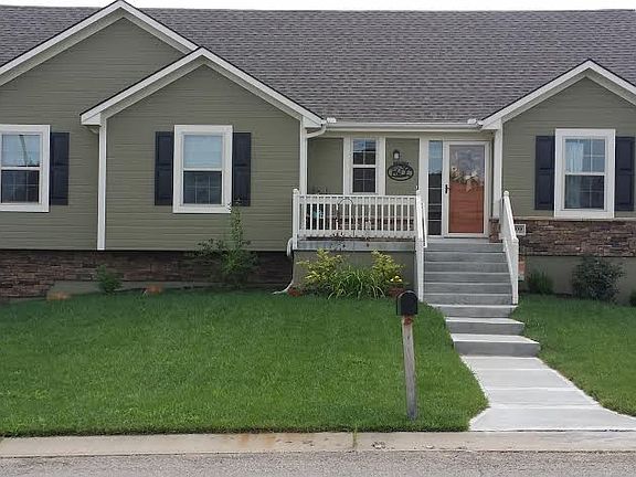 2nd image of 1400 NE Jaclyn Dr