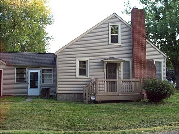 3rd image of 607 Central Parkway Ave SE