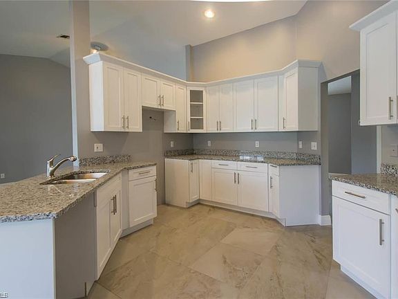 4th image of 5236 SW 27th Pl