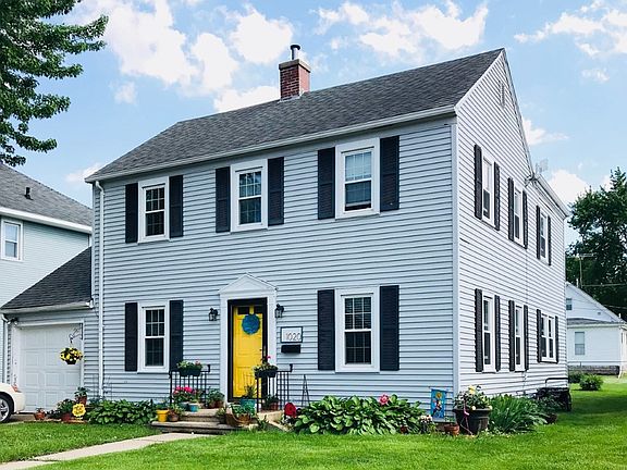 3rd image of 1020 Water St