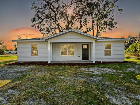 104 NE Rowland Blvd, Trenton, FL 32693