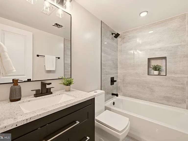 724 Rock Creek Church Rd NW #B — Photo 6