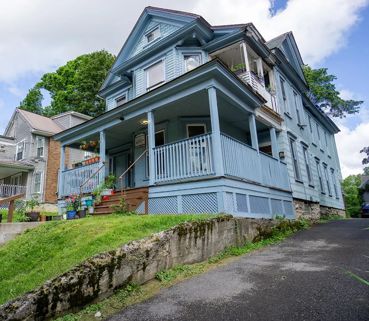 107 Trinity Apt 1 - Available 8/1/2027 - 3 Bedroom Flat Close to Everything!! — Photo 3