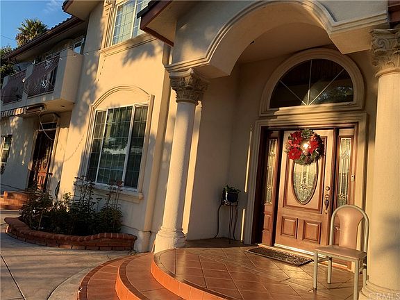 3rd image of 8953 Mills Ave