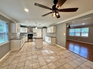 2206 S Houston Rd, Pasadena, TX 77502