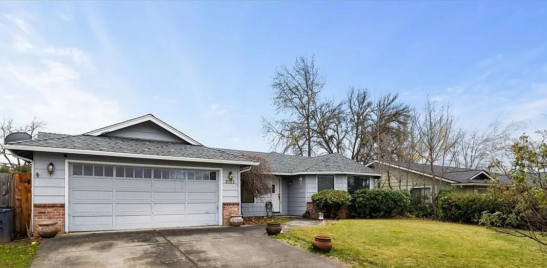 2322 Derry Ct photo 1