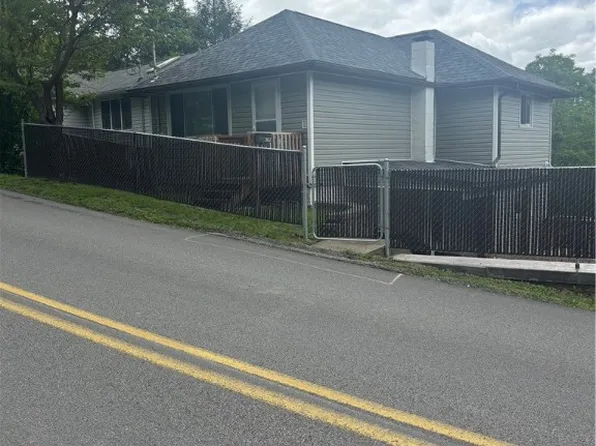 302 Beallsville Rd, Bentleyville, PA 15314