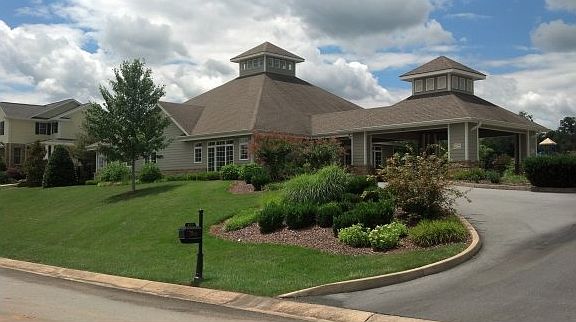 4th image of 128 Christopher Way