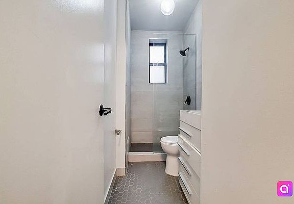 5th image of 30-44 32nd St #B1