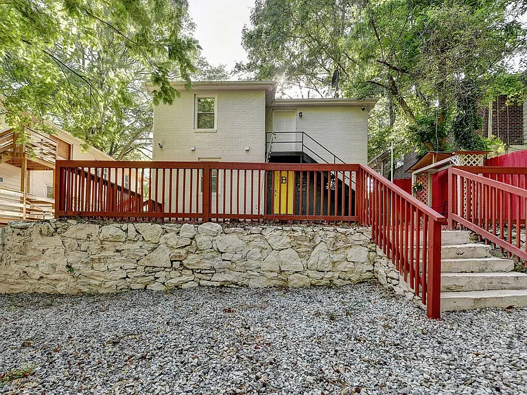 175 Burbank Dr NW #B — Photo 38