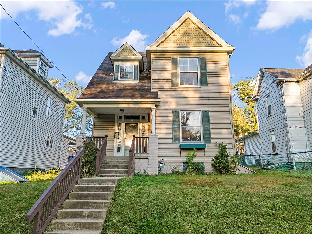 221 Glenn Ave photo 1