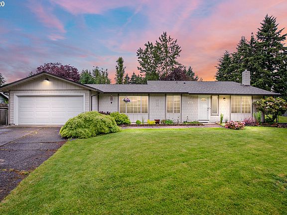 2nd image of 1016 SE 131st Ave